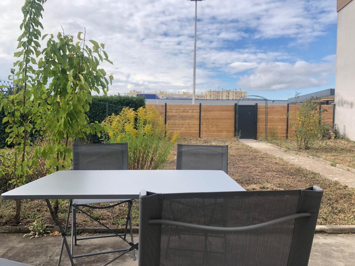 Chill And Sun, 2 Chambres Calme Avec Terrasse Et Parking Metz Eksteriør billede